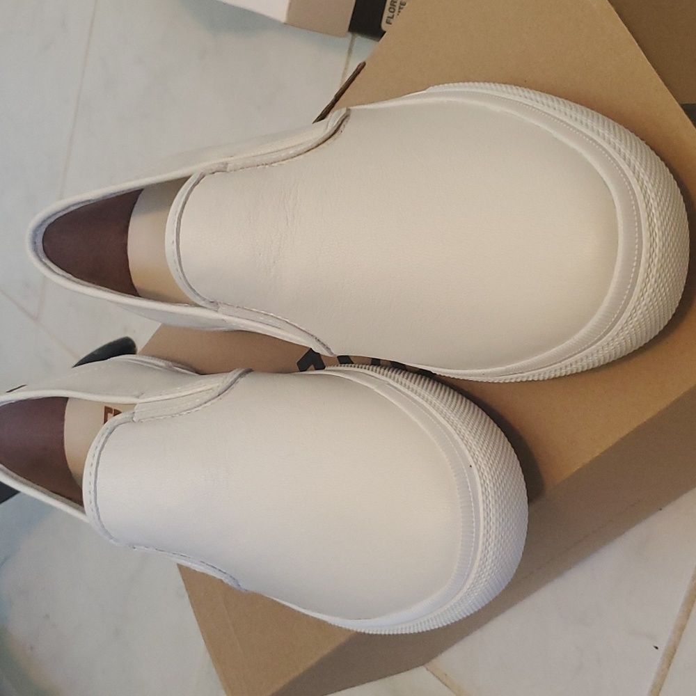 Gia slip on